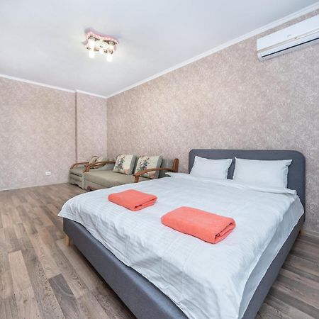 Apartments Near Poznyaki Station Київ Екстер'єр фото