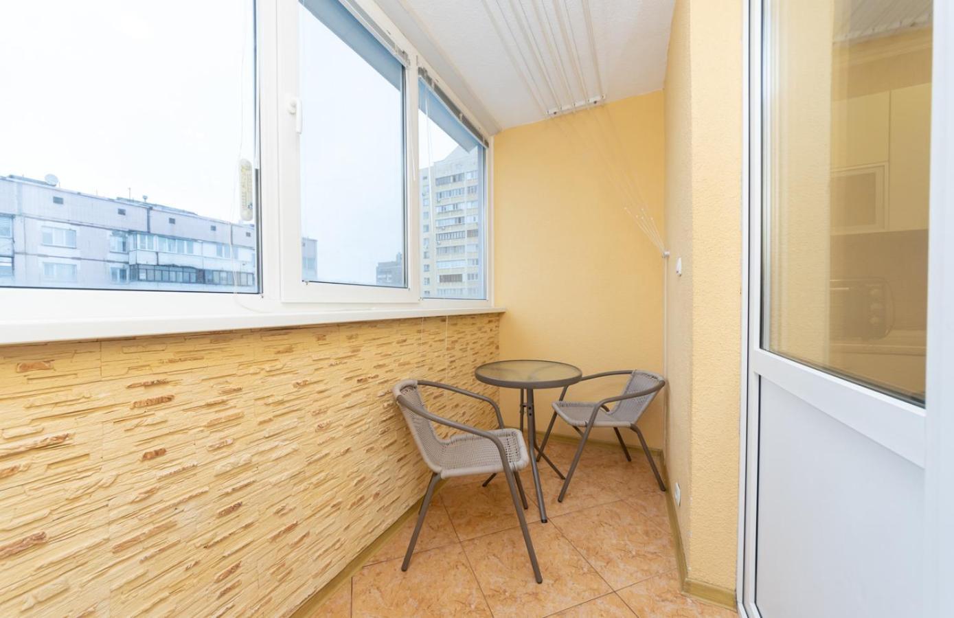 Apartments Near Poznyaki Station Київ Екстер'єр фото