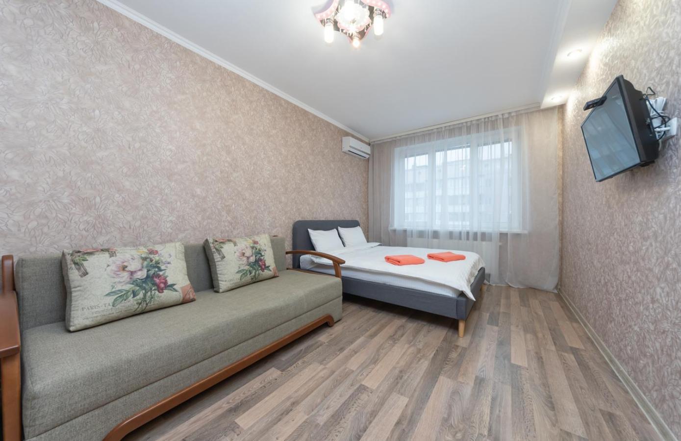 Apartments Near Poznyaki Station Київ Екстер'єр фото